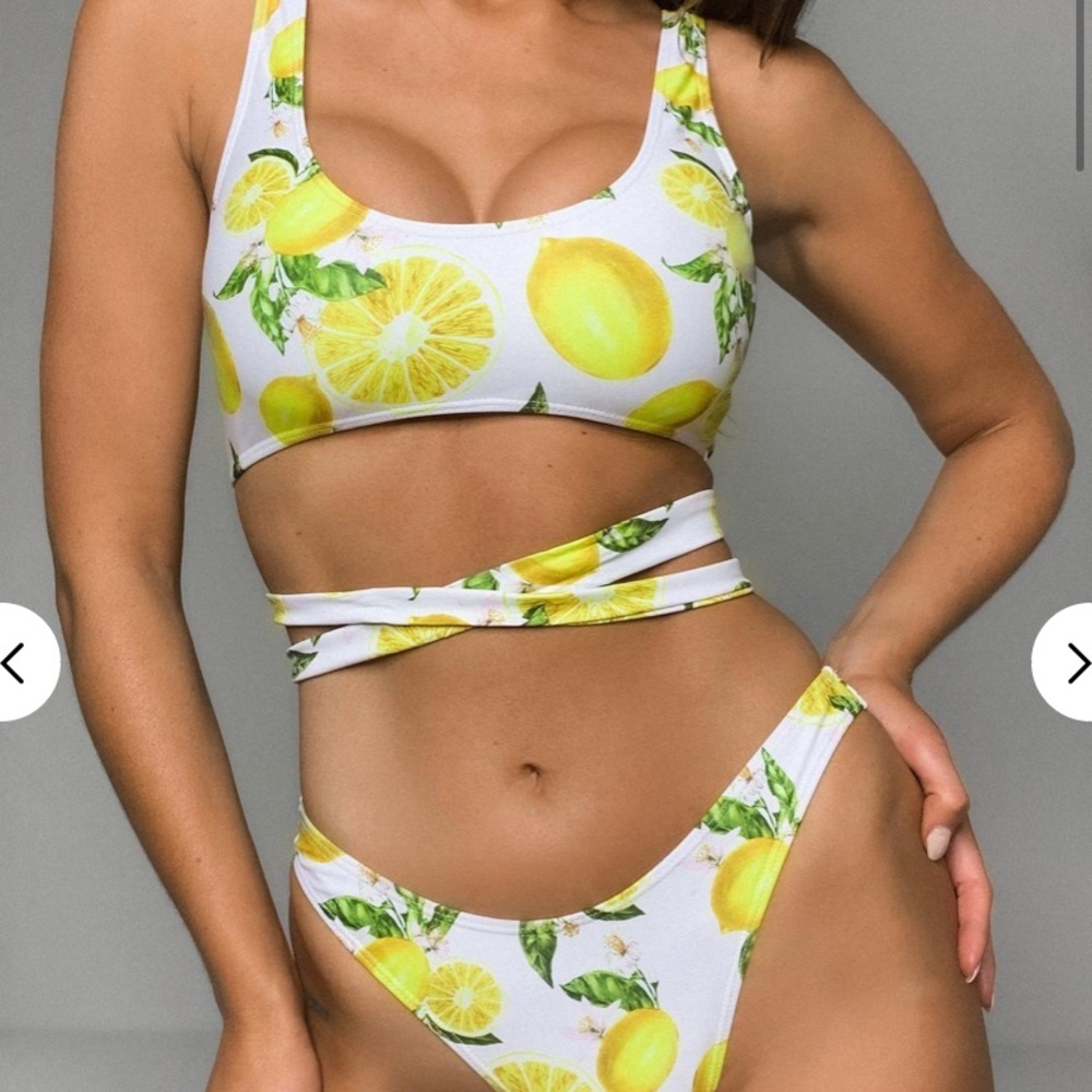 Lemon bikini new with tags 🍋